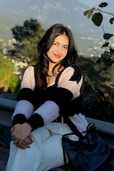 Call Girls In Pandav Nagar 9711800081 Escorts Service Delhi NCR - photo 1