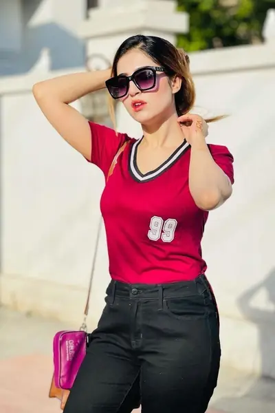 Call Girls In Pahar Ganj 9711800081 Escorts Service Delhi NCR - photo 1