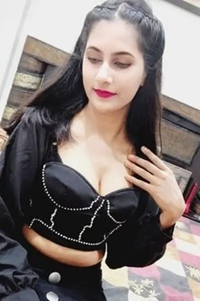ℭaℒℒ ℊiℛℒs in Lajpat Nagar-꧁❤ ⎷ 99580√18831|) Delhi Full Service Escort - photo 1