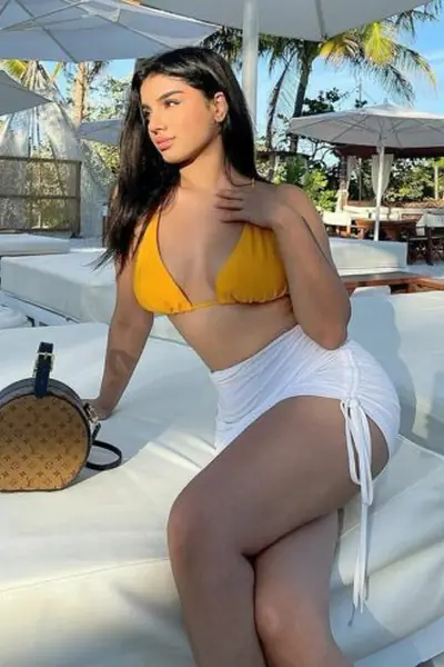 Call Girls Service ꧁√ 8956550336 Hotel Sun-n-Sand Juhu Mumbai - photo 1