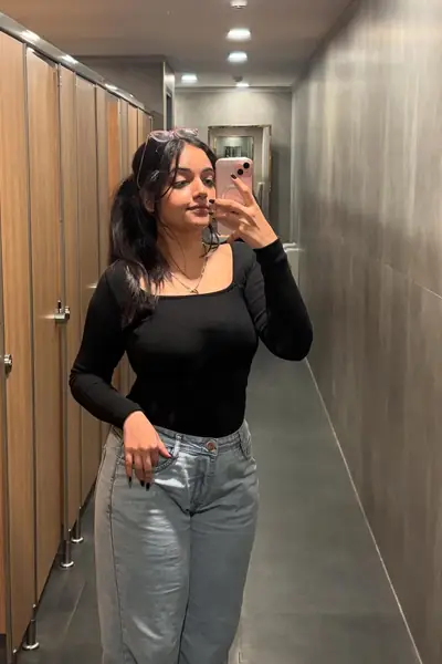 Call Girls In Nirman Vihar 9711800081 Escorts Service Delhi NCR - photo 1