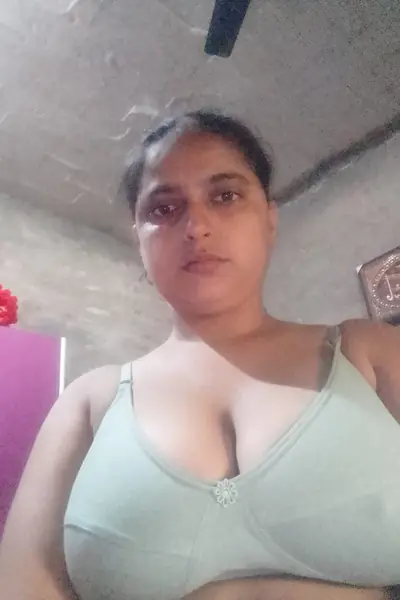 💋🚬मुँह मे लडं लेगी💋 भरपूर🍺 मज़ा देगी📍 हर तरह🍺 से चोदने🦖 देगी 💋 - photo 1